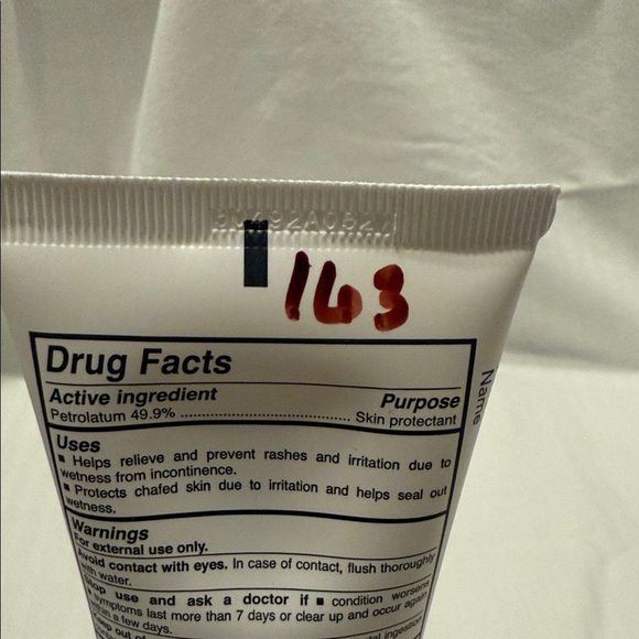 PeriGuard Ointment - White and Yellow - Picture 4 of 8